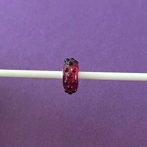 Trollbeads Red Berry bead. TGLBE-10314.